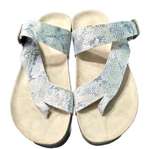 White Mountain Shoes Sandals Snake Skin Pattern Gold Crawford Flip Flops Size 8